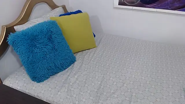 emiliaa hot online show from February 15, 2025, 9:26 pm