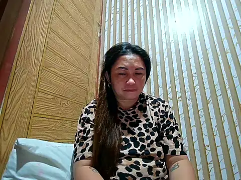 LalaiAsian online show from March 1, 2026, 7:38 pm