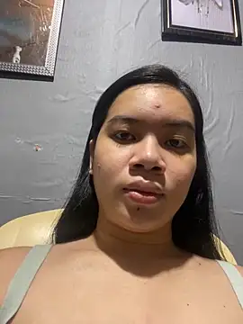 Snapshot of Hebefemme chatting on March 7, 2025, 10:35 am Hebefemme online show from March 7, 2025, 10:35 am