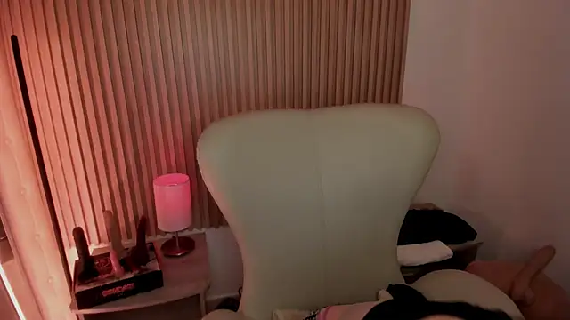 Snapshot of MarianL0ve chatting on March 14, 2025, 10:39 am MarianL0ve online show from March 14, 2025, 10:39 am