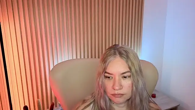 Snapshot of MarianL0ve chatting on October 7, 2025, 2:47 pm MarianL0ve online show from October 7, 2025, 2:47 pm