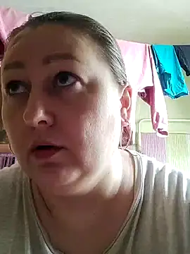 Snapshot of Rini333 chatting on July 22, 2026, 11:57 am Rini333 online show from July 22, 2026, 11:57 am