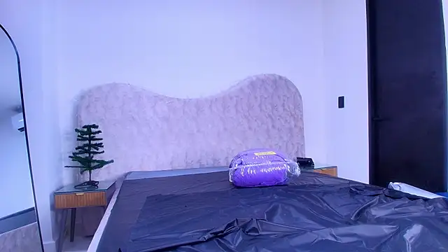 shelsyloreds online show from December 3, 2025, 11:52 am