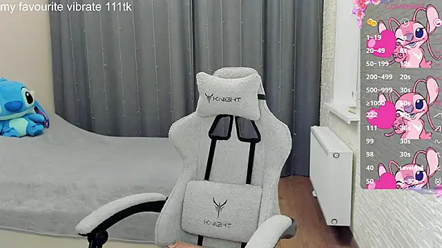 Hot Mia  online show from March 21, 2025, 5:56 pm