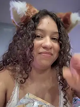 Snapshot of Shara_dreams chatting on January 29, 2025, 1:58 am Shara dreams online show from January 29, 2025, 1:58 am