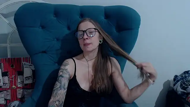 Snapshot of alexandra_zaryanova chatting on February 4, 2025, 6:49 pm alexandra zaryanova online show from February 4, 2025, 6:49 pm