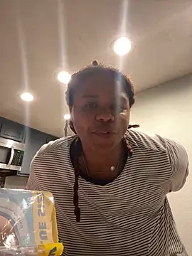 HEARTBREAKBRE online show from April 1, 2026, 2:23 am