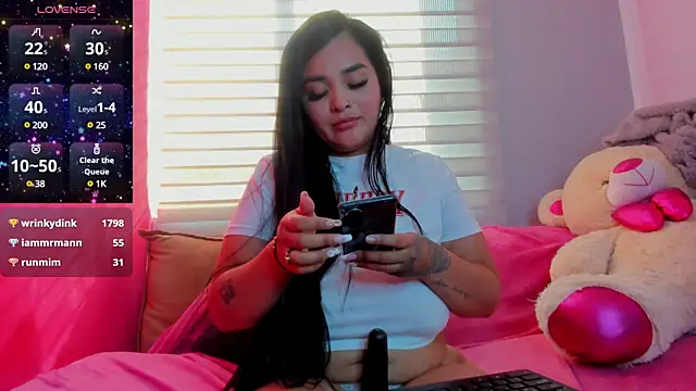 Snapshot of Pocahontas_d chatting on January 14, 2025, 12:45 pm Pocahontas d online show from January 14, 2025, 12:45 pm