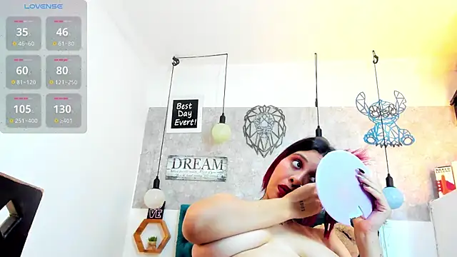 Snapshot of Rebeca_xs chatting on March 18, 2025, 10:57 am Rebeca xs online show from March 18, 2025, 10:57 am