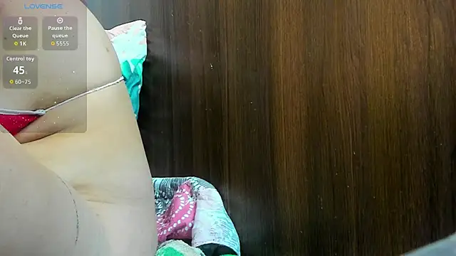 Snapshot of Rebeca_xs chatting on September 18, 2025, 8:27 am Rebeca xs online show from September 18, 2025, 8:27 am