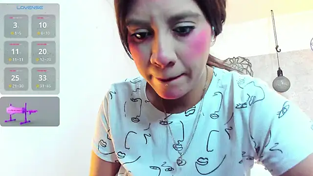 Snapshot of Rebeca_xs chatting on December 4, 2025, 7:50 am Rebeca xs online show from December 4, 2025, 7:50 am