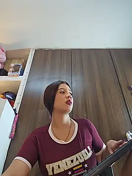 Snapshot of Rebeca_xs chatting on February 24, 2026, 7:28 am Rebeca xs online show from February 24, 2026, 7:28 am