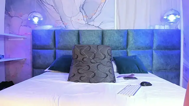 Scarleett 22 online show from November 14, 2025, 7:56 pm