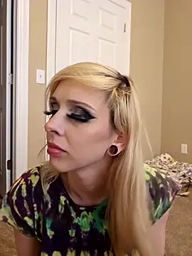 AmethystFoxx online show from November 12, 2025, 9:36 pm