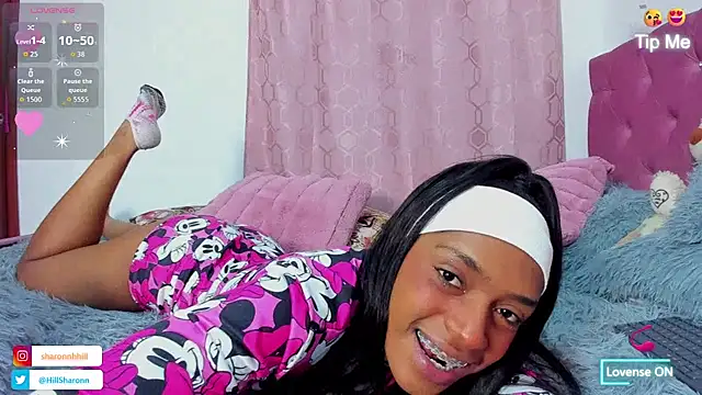 Snapshot of sharon_hill chatting on September 19, 2025, 1:07 am sharon hill online show from September 19, 2025, 1:07 am