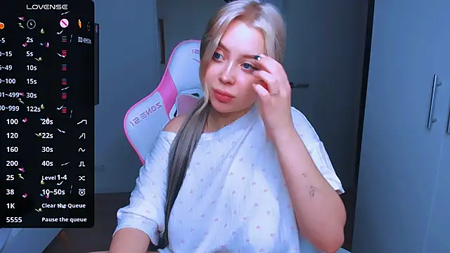 MonaLauu online show from January 6, 2025, 5:19 am