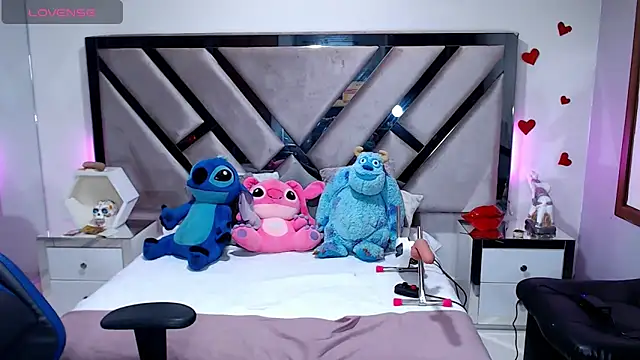 Snapshot of lady_Ary_xx chatting on January 1, 2025, 12:00 am lady Ary xx online show from January 1, 2025, 12:00 am