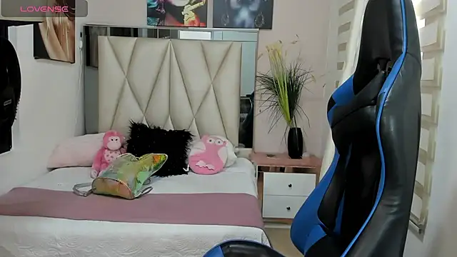 Snapshot of lady_Ary_xx chatting on January 7, 2025, 8:21 pm lady Ary xx online show from January 7, 2025, 8:21 pm