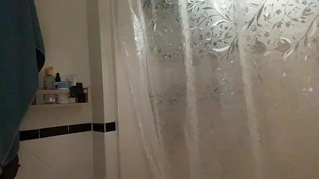 dreamyriri online show from March 25, 2026, 3:07 pm