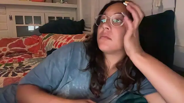 dreamyriri online show from April 4, 2026, 3:05 am