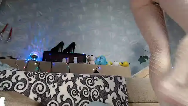 Ria 23 online show from November 15, 2025, 12:19 am