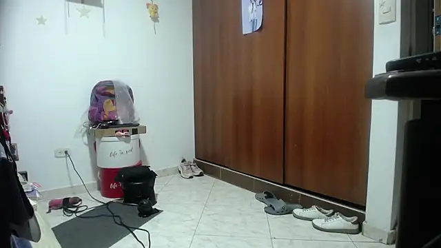 Snapshot of Moon_lunita chatting on July 29, 2026, 11:03 pm Moon lunita online show from July 29, 2026, 11:03 pm