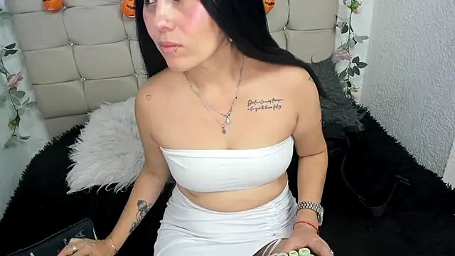 Tania mature online show from October 28, 2025, 5:26 pm