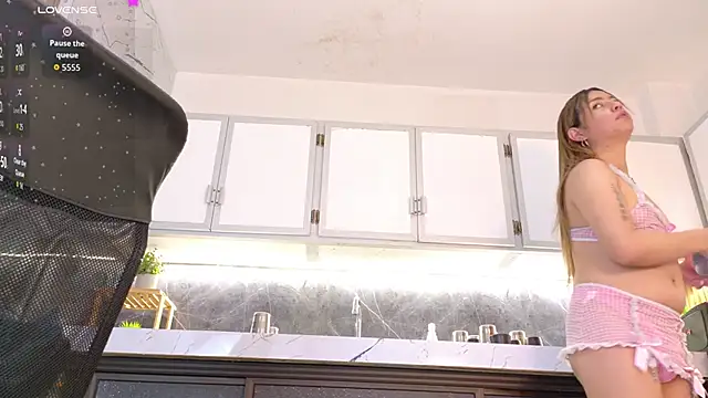 nicol snow online show from March 17, 2026, 7:06 pm