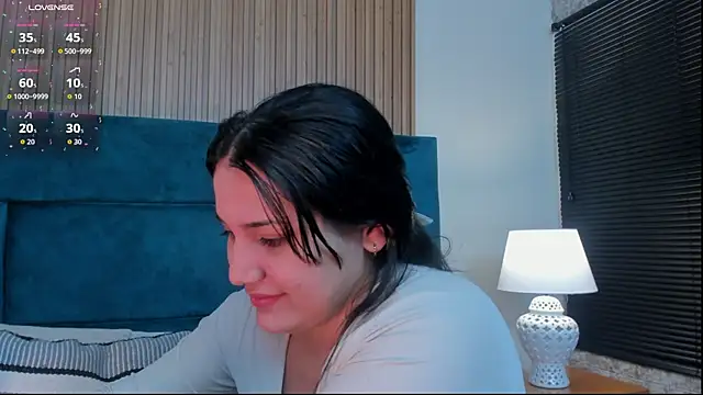 Snapshot of Kareena_chopra chatting on June 30, 2026, 12:28 pm Kareena chopra online show from June 30, 2026, 12:28 pm
