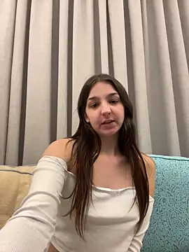 Snapshot of DoriDeluxe66 chatting on January 13, 2025, 1:39 pm DoriDeluxe66 online show from January 13, 2025, 1:39 pm