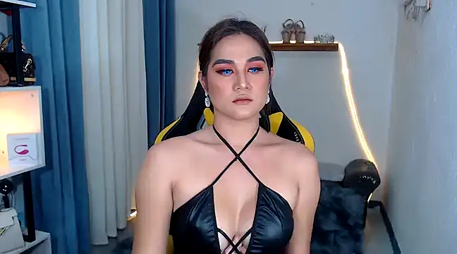 MarieLoveGlamorous online show from December 11, 2024, 5:37 pm