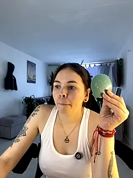 carolina16love online show from October 19, 2025, 9:15 pm