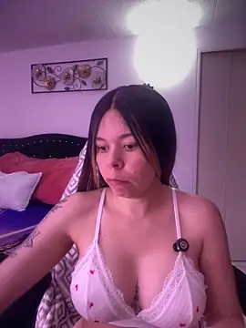 carolina16love online show from May 19, 2026, 7:42 pm