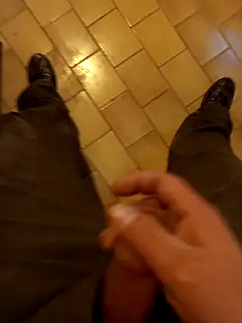 Snapshot of Czarny1104 chatting on November 5, 2025, 10:26 am Czarny1104 online show from November 5, 2025, 10:26 am