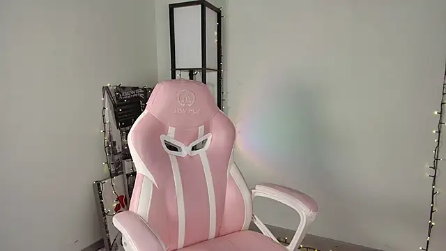  monamour  online show from January 25, 2025, 2:14 pm