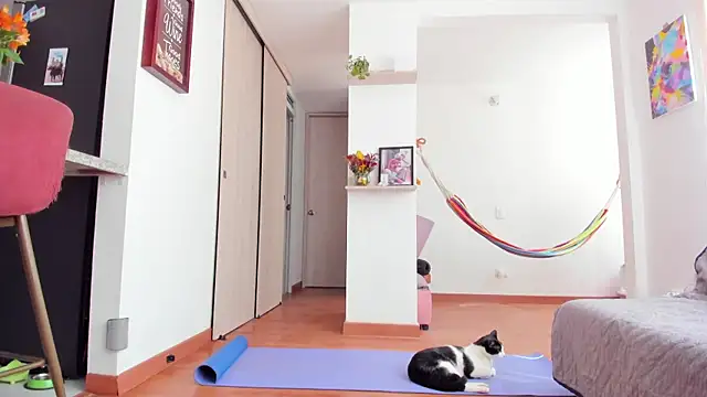 karlye 5 online show from January 11, 2025, 3:31 pm