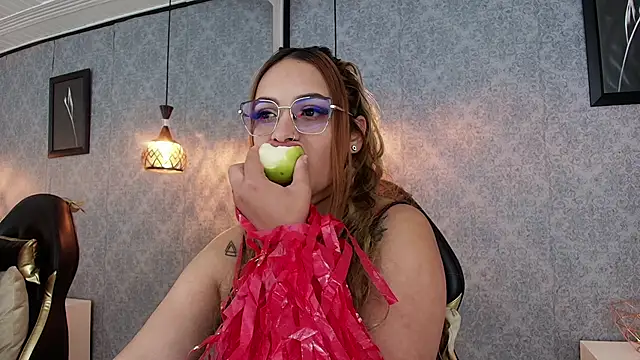 Emiily W online show from September 10, 2025, 12:05 pm