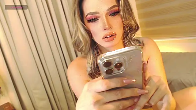 Snapshot of NiamahBarret chatting on March 9, 2025, 8:52 pm NiamahBarret online show from March 9, 2025, 8:52 pm