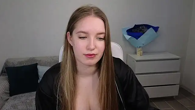 EvaMaddison online show from January 2, 2025, 7:44 am