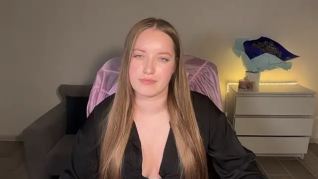 Snapshot of EvaMaddison chatting on July 16, 2026, 10:16 pm EvaMaddison online show from July 16, 2026, 10:16 pm