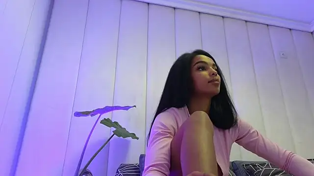 KimiBrown online show from December 21, 2024, 8:18 am