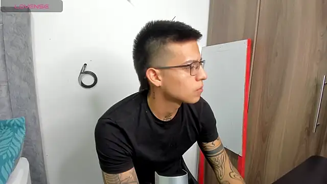 Snapshot of SIXXTOLOVE18 chatting on February 21, 2026, 7:42 am SIXXTOLOVE18 online show from February 21, 2026, 7:42 am