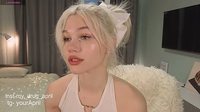 MyApril online show from November 6, 2025, 12:28 pm