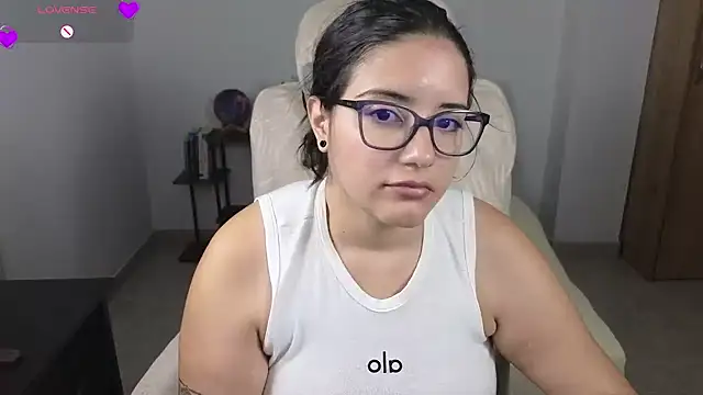 Snapshot of blue__moon_ chatting on July 18, 2026, 4:38 am blue moon online show from July 18, 2026, 4:38 am