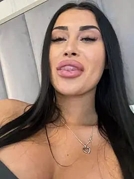 EmyLaveau online show from February 26, 2025, 6:15 am