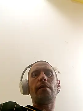 Snapshot of jonekjohnypl chatting on April 8, 2026, 9:20 am jonekjohnypl online show from April 8, 2026, 9:20 am