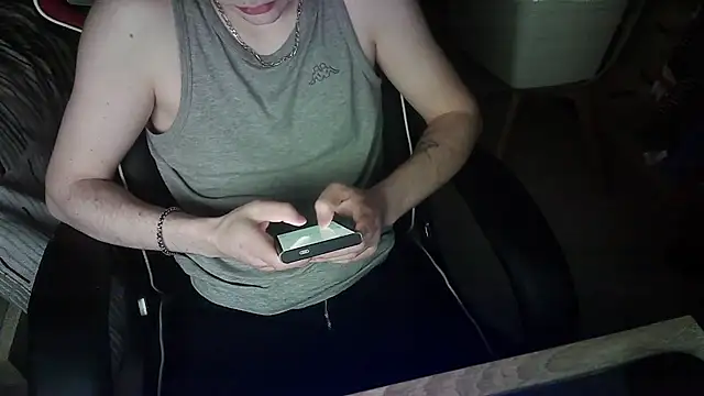 Snapshot of AlexEtSonSexe36 chatting on February 10, 2025, 5:41 pm AlexEtSonSexe36 online show from February 10, 2025, 5:41 pm