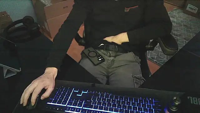 Snapshot of AlexEtSonSexe36 chatting on March 20, 2026, 6:35 pm AlexEtSonSexe36 online show from March 20, 2026, 6:35 pm