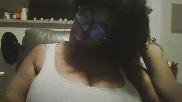 MissCC99 online show from October 6, 2025, 12:52 am