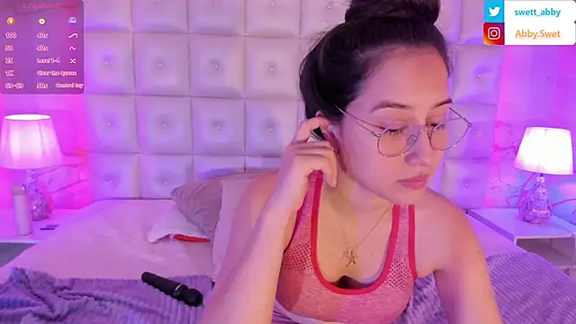 Snapshot of Abby_Sweet1_ chatting on February 10, 2025, 2:37 pm Abby Sweet1  online show from February 10, 2025, 2:37 pm